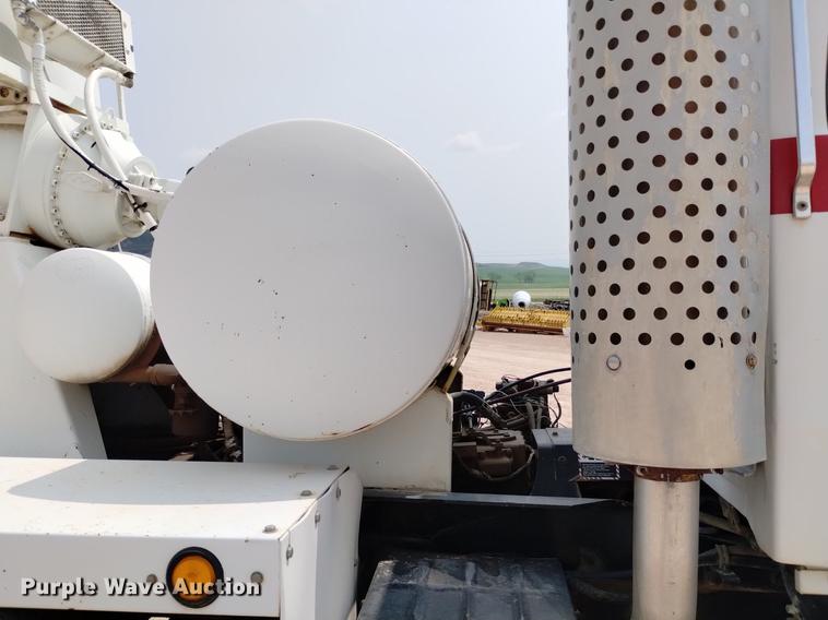 image for item DN6446 1994 Ford L9000  ready mix truck