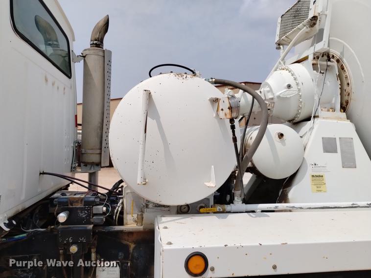 image for item DN6446 1994 Ford L9000  ready mix truck