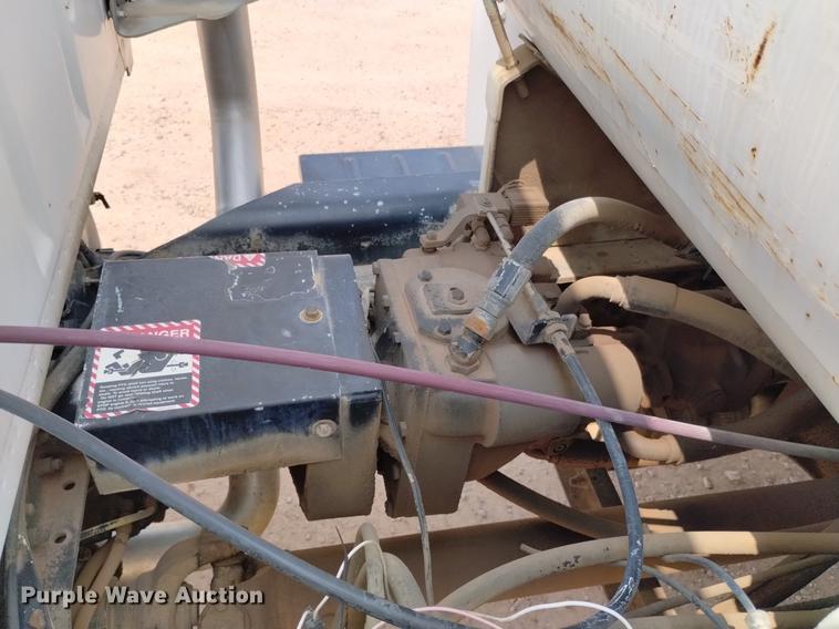 image for item DN6446 1994 Ford L9000  ready mix truck