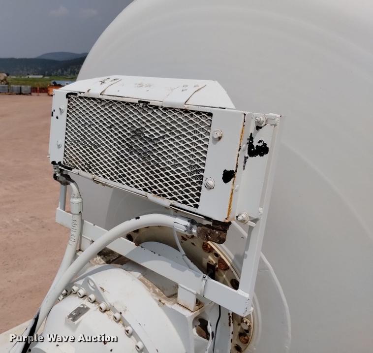 image for item DN6446 1994 Ford L9000  ready mix truck