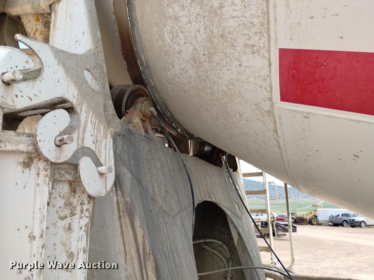 image for item DN6446 1994 Ford L9000  ready mix truck