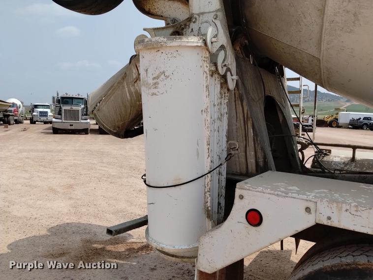 image for item DN6446 1994 Ford L9000  ready mix truck