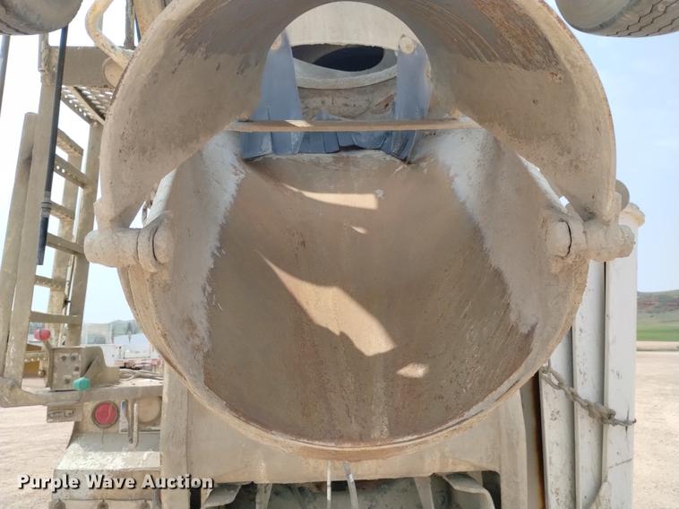 image for item DN6446 1994 Ford L9000  ready mix truck