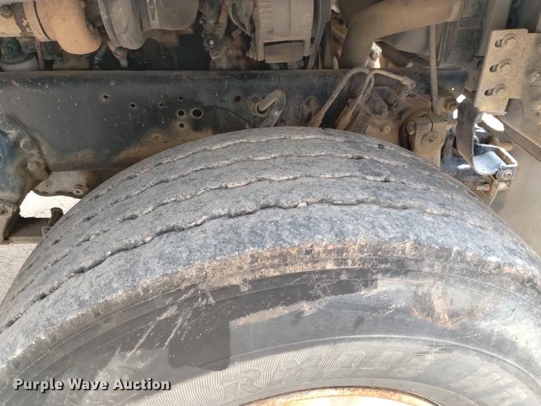 image for item DN6446 1994 Ford L9000  ready mix truck