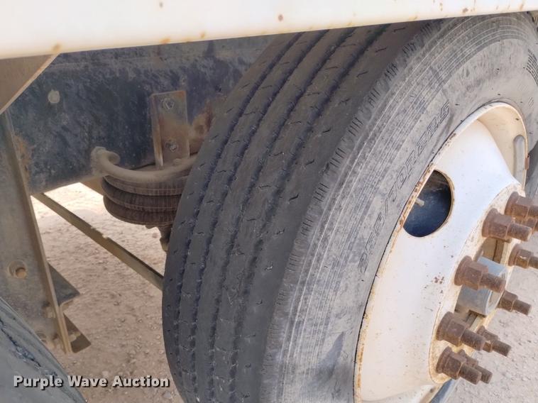 image for item DN6446 1994 Ford L9000  ready mix truck