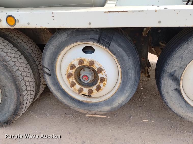 image for item DN6446 1994 Ford L9000  ready mix truck