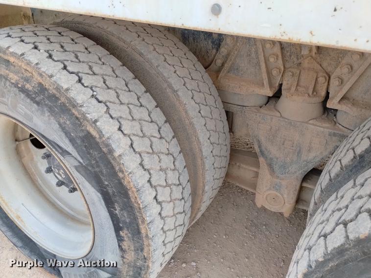 image for item DN6446 1994 Ford L9000  ready mix truck