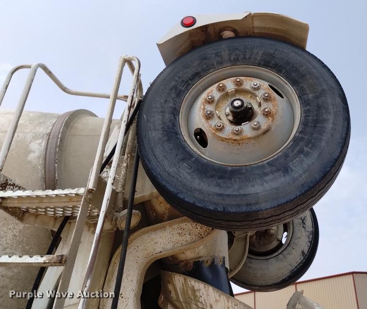 image for item DN6446 1994 Ford L9000  ready mix truck