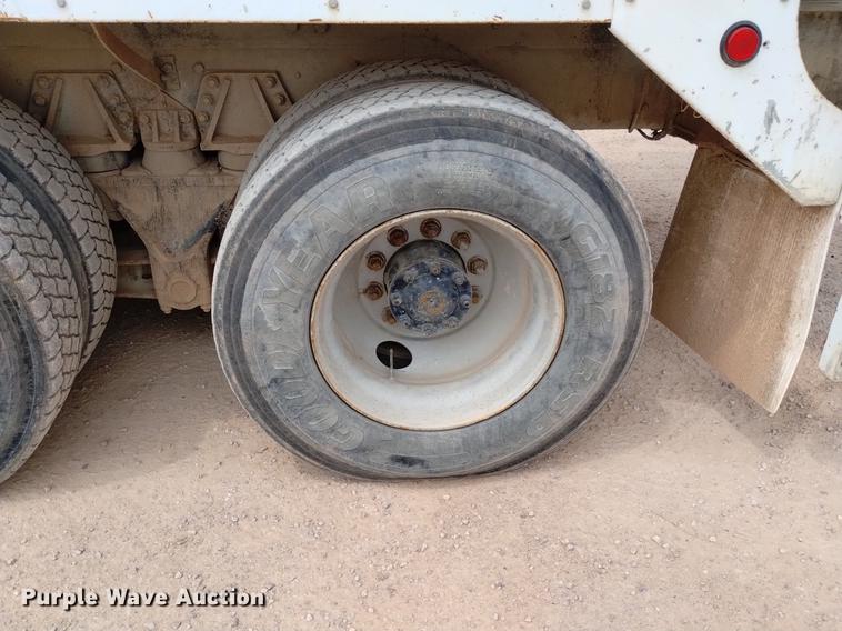 image for item DN6446 1994 Ford L9000  ready mix truck