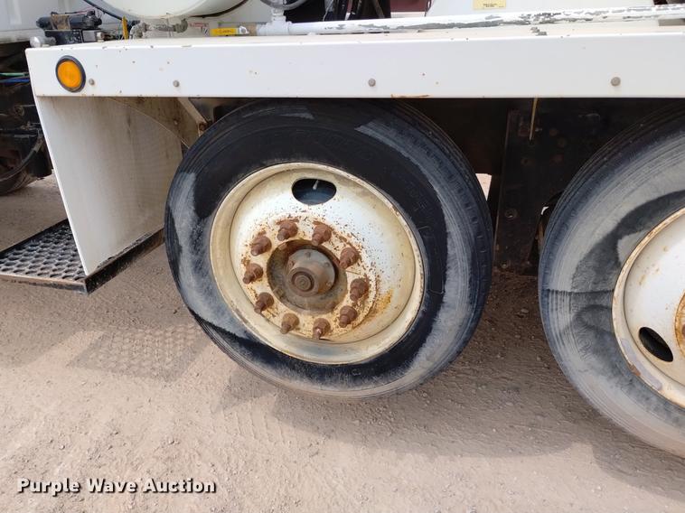 image for item DN6446 1994 Ford L9000  ready mix truck