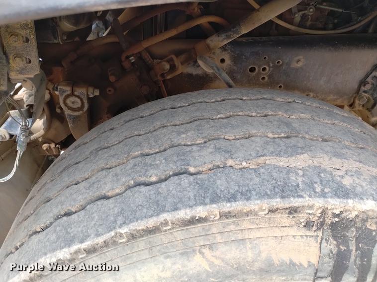 image for item DN6446 1994 Ford L9000  ready mix truck