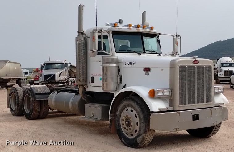 image for item DN6450 2006 Peterbilt 379  semi truck