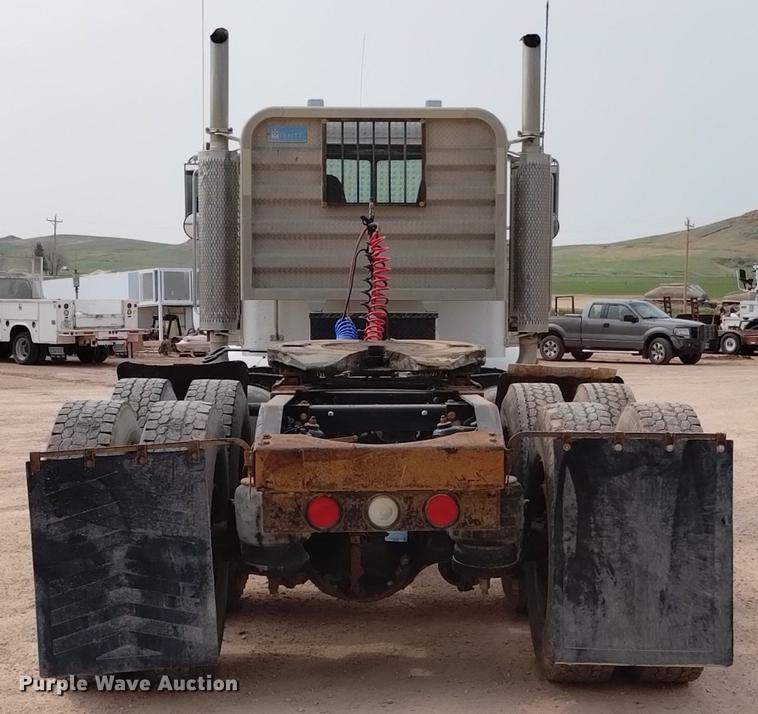 image for item DN6450 2006 Peterbilt 379  semi truck