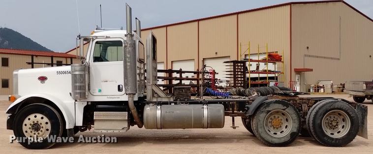 image for item DN6450 2006 Peterbilt 379  semi truck
