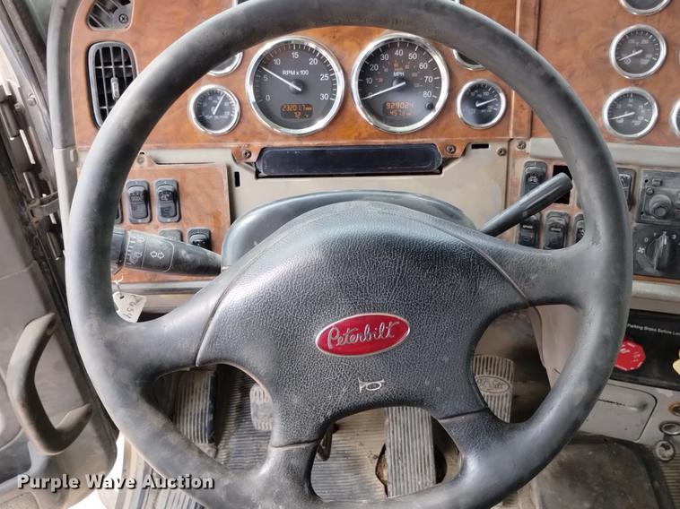 image for item DN6450 2006 Peterbilt 379  semi truck
