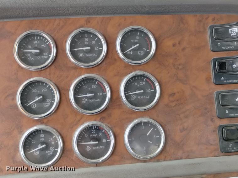 image for item DN6450 2006 Peterbilt 379  semi truck