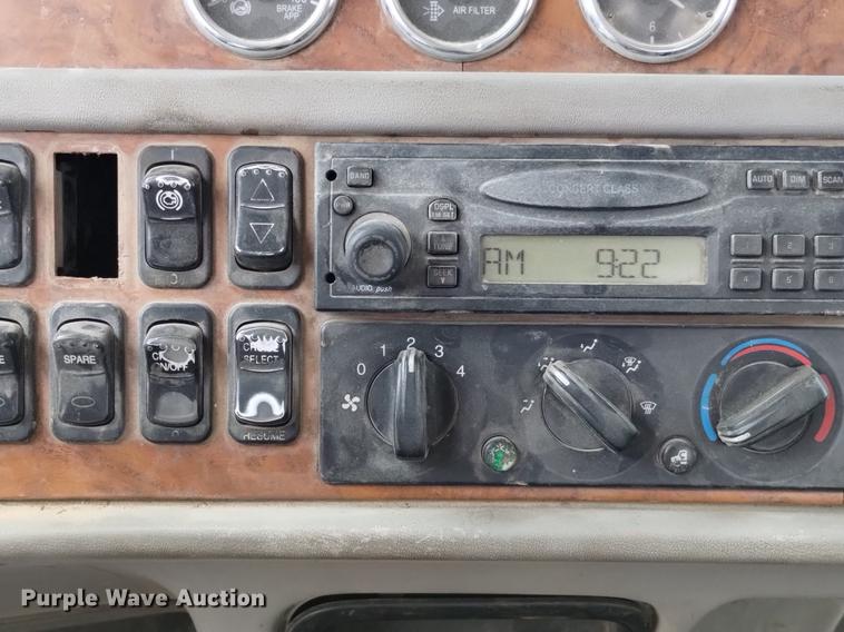 image for item DN6450 2006 Peterbilt 379  semi truck