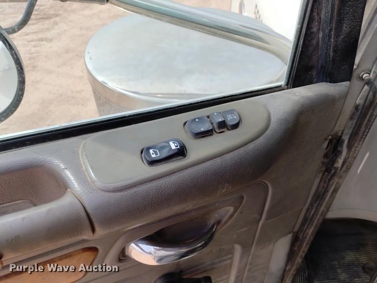 image for item DN6450 2006 Peterbilt 379  semi truck