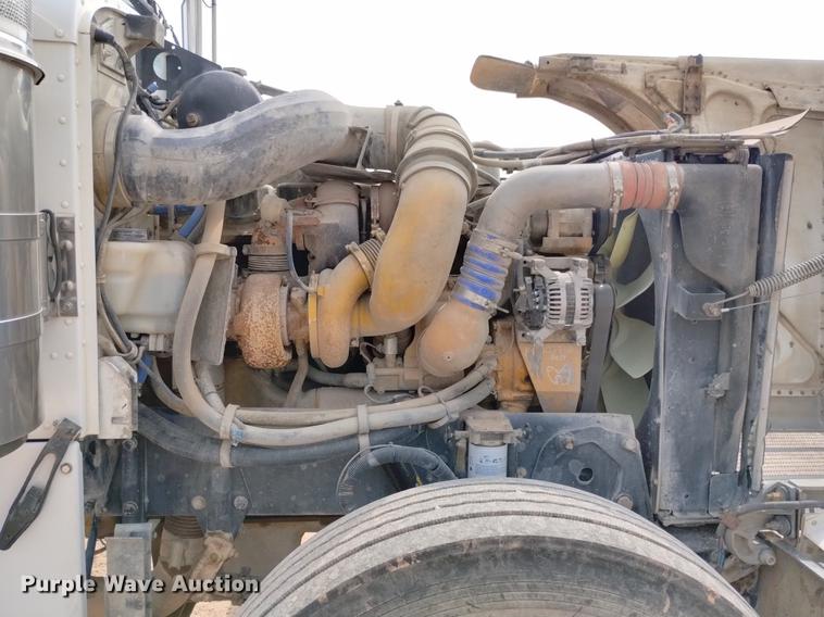 image for item DN6450 2006 Peterbilt 379  semi truck