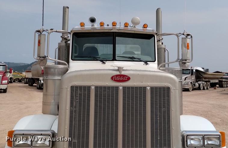 image for item DN6450 2006 Peterbilt 379  semi truck
