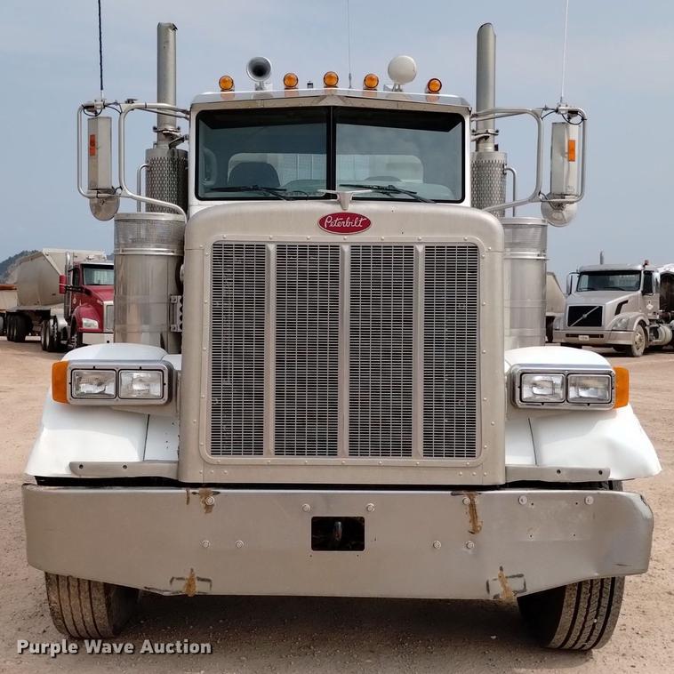 image for item DN6450 2006 Peterbilt 379  semi truck