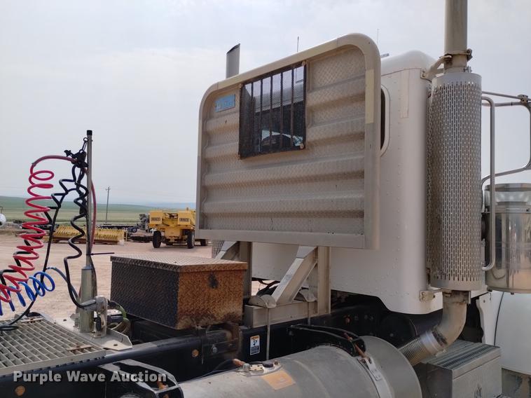 image for item DN6450 2006 Peterbilt 379  semi truck