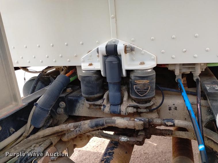 image for item DN6450 2006 Peterbilt 379  semi truck