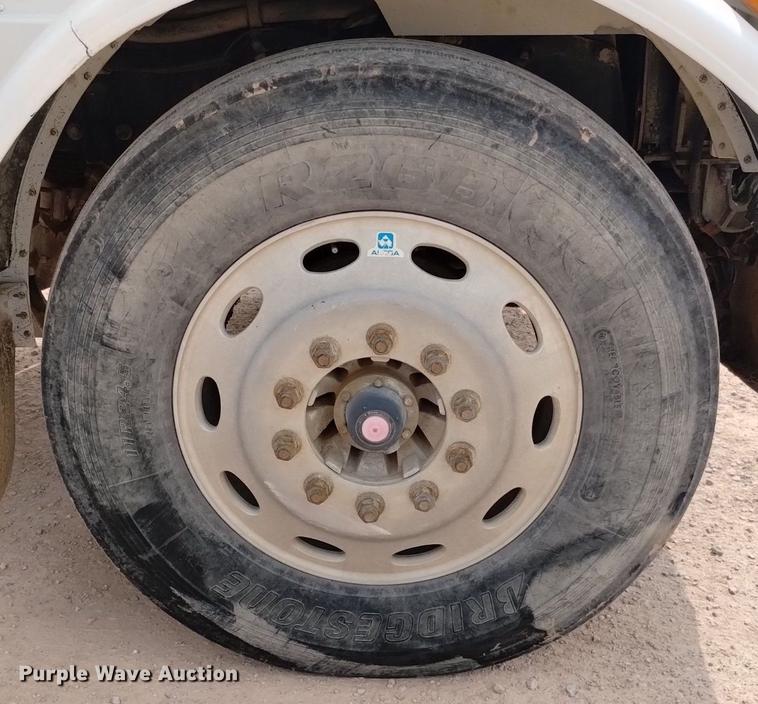 image for item DN6450 2006 Peterbilt 379  semi truck