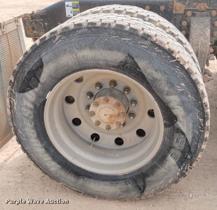 image for item DN6450 2006 Peterbilt 379  semi truck