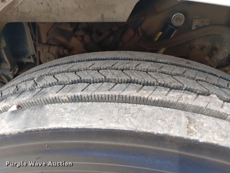 image for item DN6450 2006 Peterbilt 379  semi truck