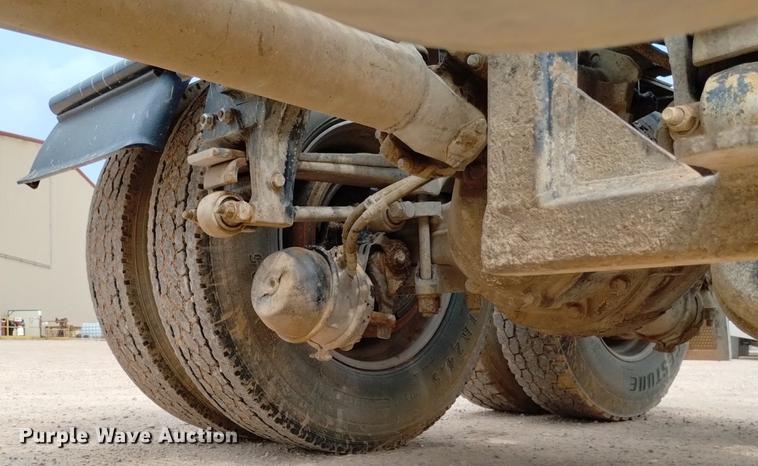 image for item DN6450 2006 Peterbilt 379  semi truck