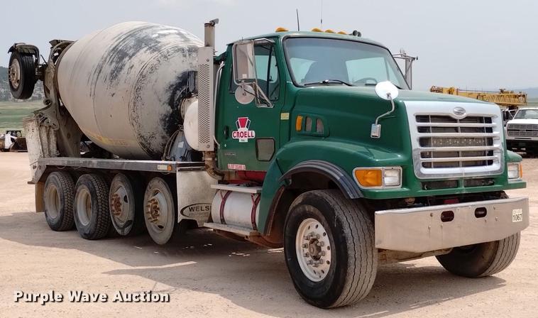 image for item DN6452 2003 Sterling LT9500  ready mix truck
