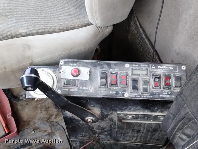 image for item DN6452 2003 Sterling LT9500  ready mix truck