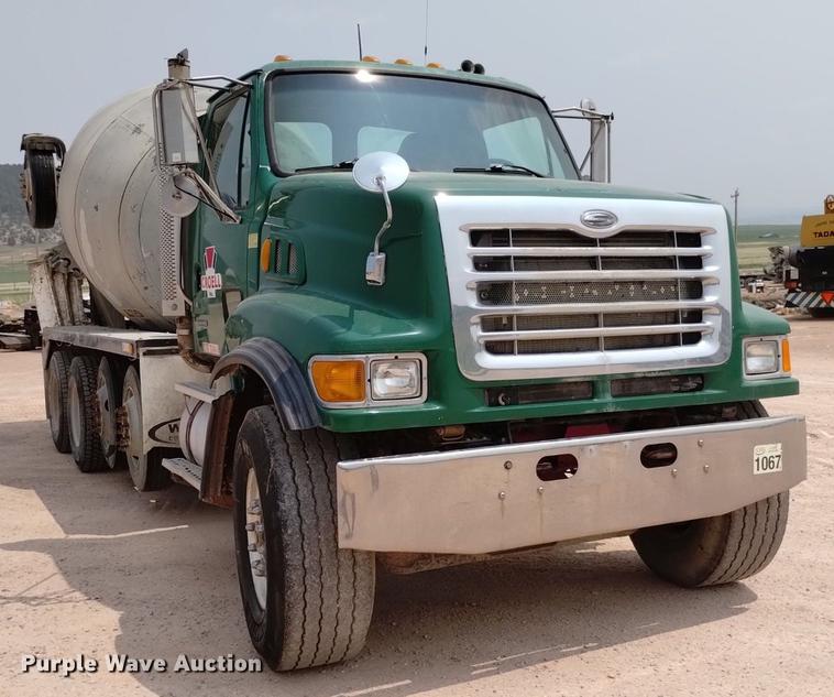 image for item DN6452 2003 Sterling LT9500  ready mix truck