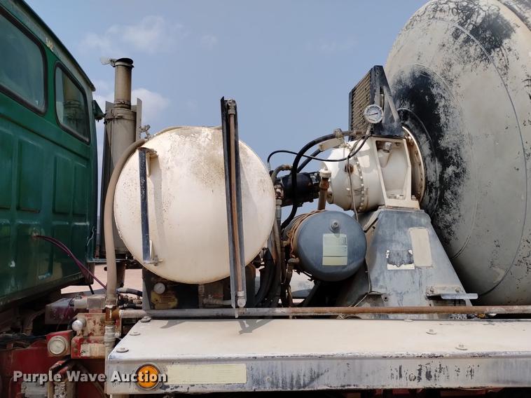 image for item DN6452 2003 Sterling LT9500  ready mix truck