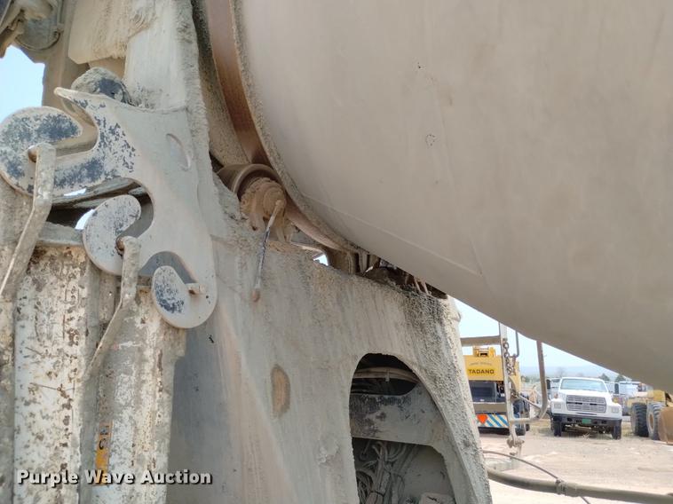 image for item DN6452 2003 Sterling LT9500  ready mix truck