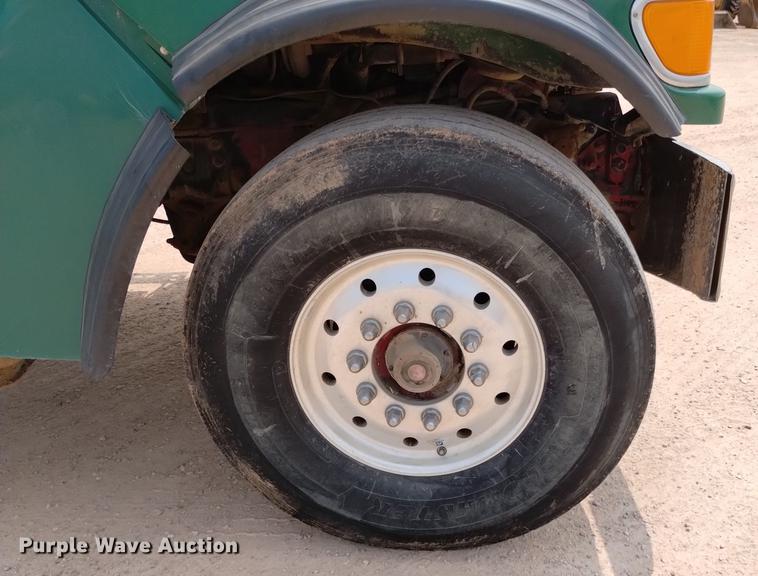 image for item DN6452 2003 Sterling LT9500  ready mix truck