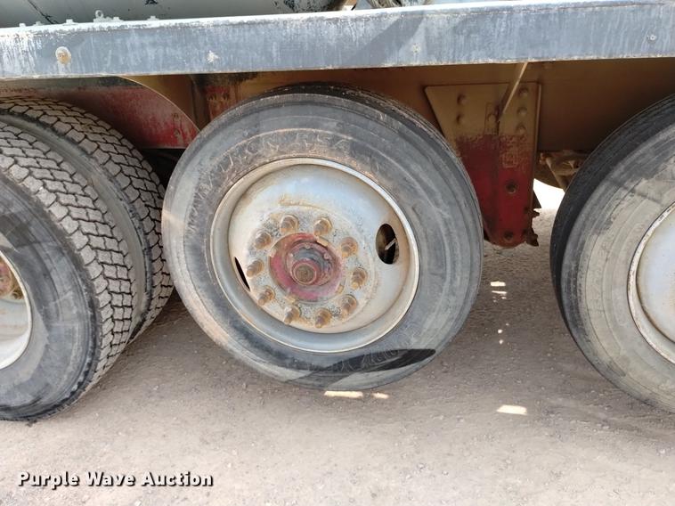 image for item DN6452 2003 Sterling LT9500  ready mix truck