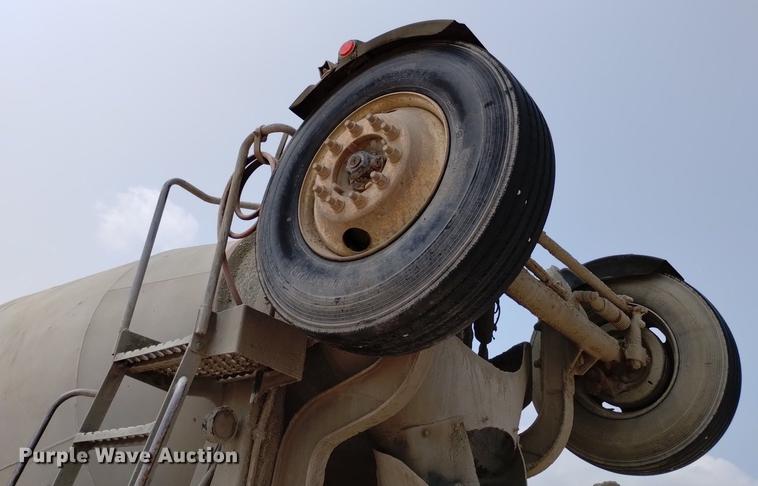 image for item DN6452 2003 Sterling LT9500  ready mix truck