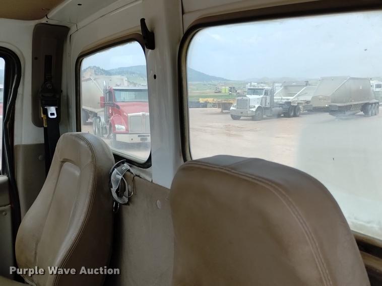 image for item DN6454 2007 Sterling L9500  ready mix truck