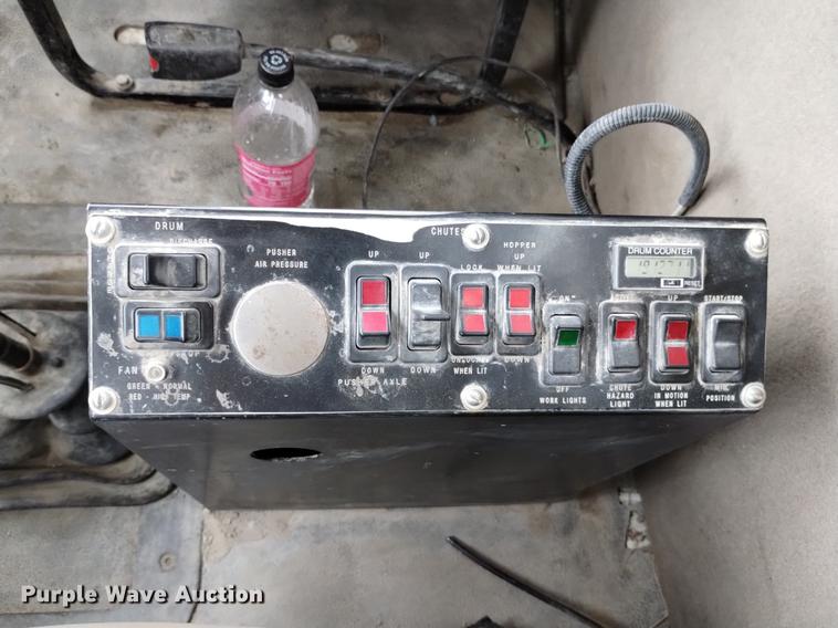 image for item DN6454 2007 Sterling L9500  ready mix truck