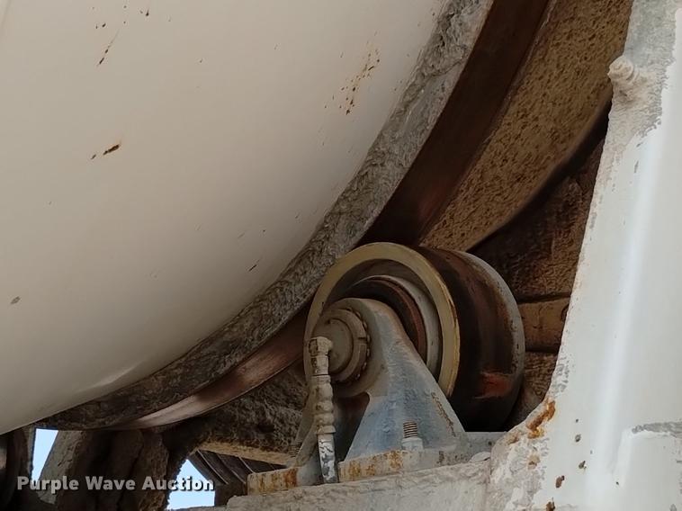 image for item DN6454 2007 Sterling L9500  ready mix truck