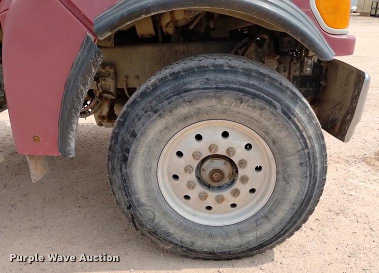 image for item DN6454 2007 Sterling L9500  ready mix truck