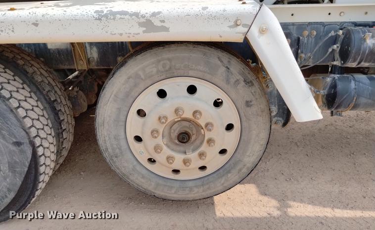 image for item DN6454 2007 Sterling L9500  ready mix truck