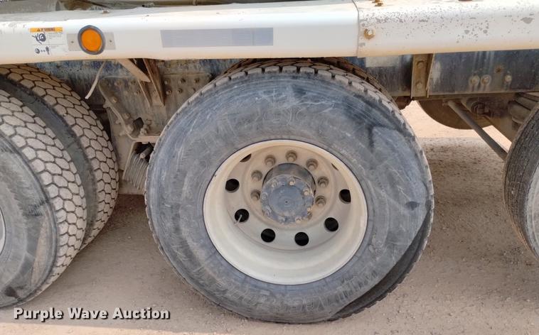 image for item DN6454 2007 Sterling L9500  ready mix truck