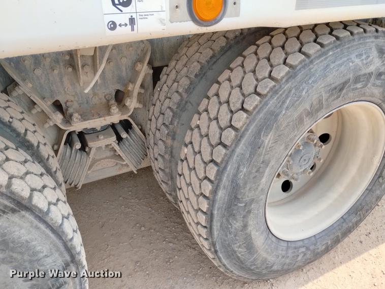 image for item DN6454 2007 Sterling L9500  ready mix truck