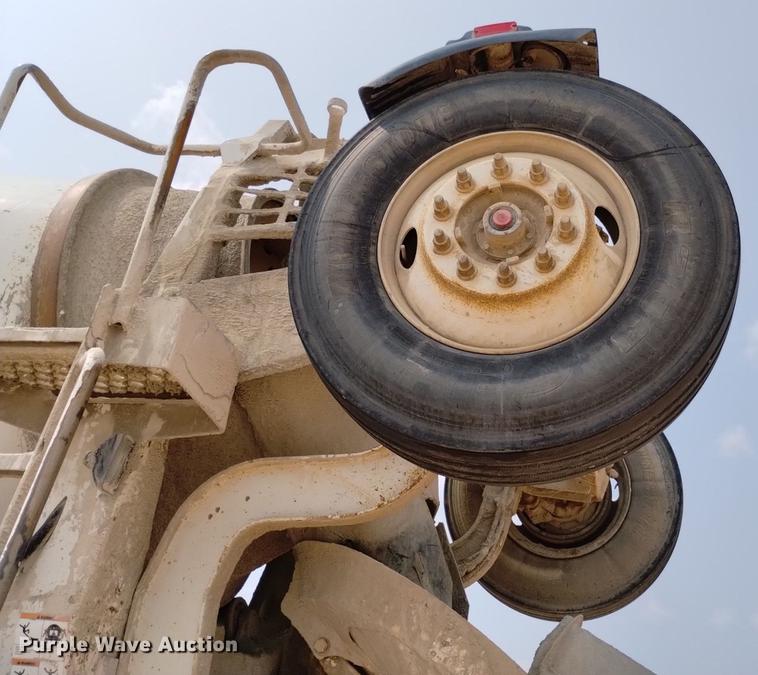 image for item DN6454 2007 Sterling L9500  ready mix truck