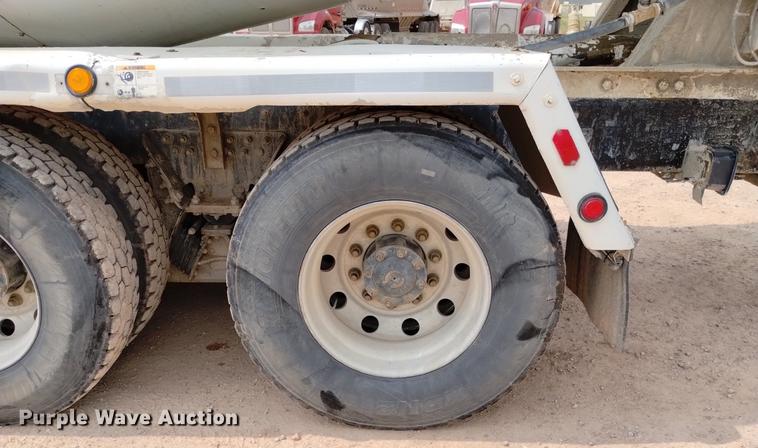 image for item DN6454 2007 Sterling L9500  ready mix truck