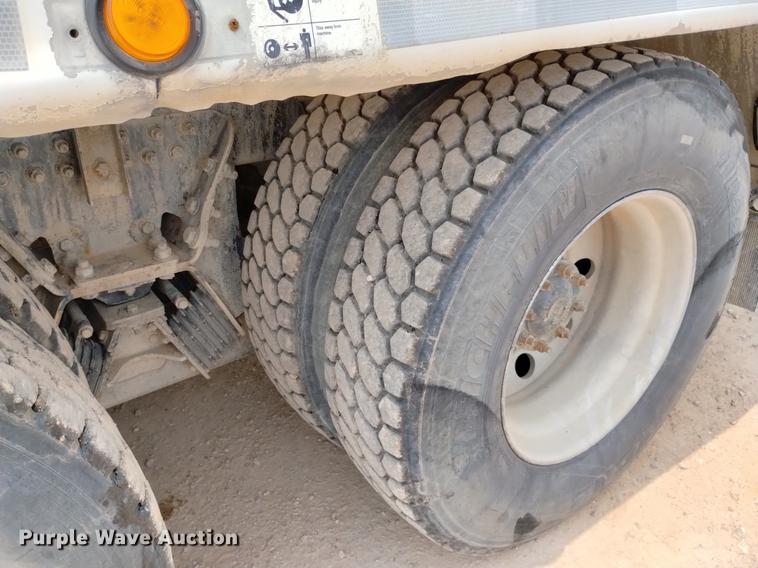 image for item DN6454 2007 Sterling L9500  ready mix truck