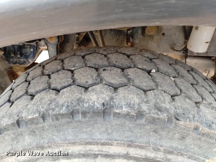 image for item DN6454 2007 Sterling L9500  ready mix truck